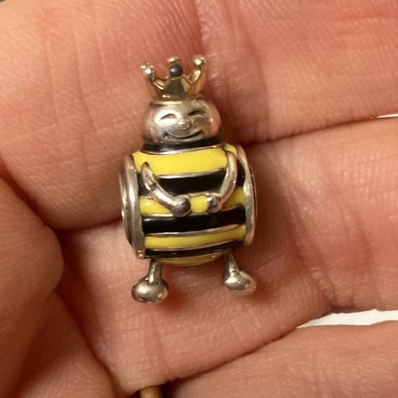 Halia Sterling Queen Bee Charm - Picture 1 of 3